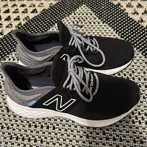 Black/Grey New Balance Fresh Foam Roav Running Shoe size 8